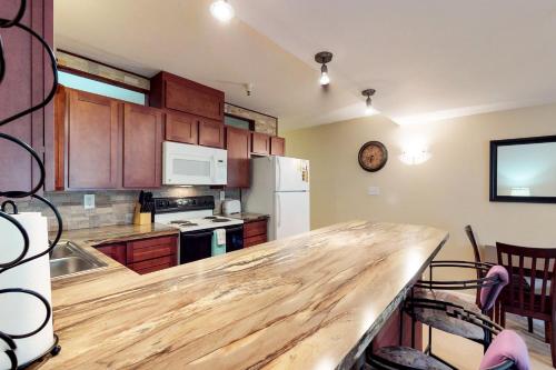 North #405, Girdwood (photo 6)