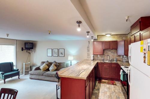 North #405, Girdwood (photo 10)