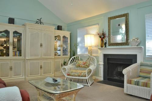 433 Oceanwoods Cottage in Kiawah Island, USA