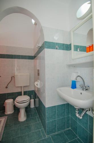 Athena Rooms - image 3
