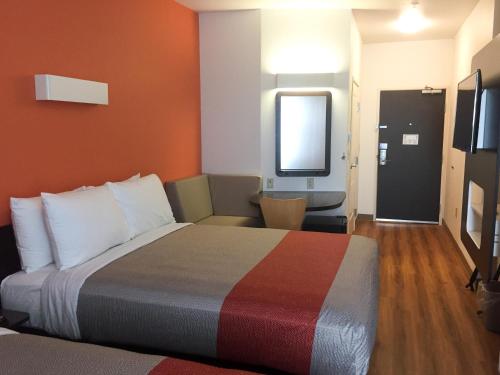 Motel 6-Livingston CA - Merced County - main image