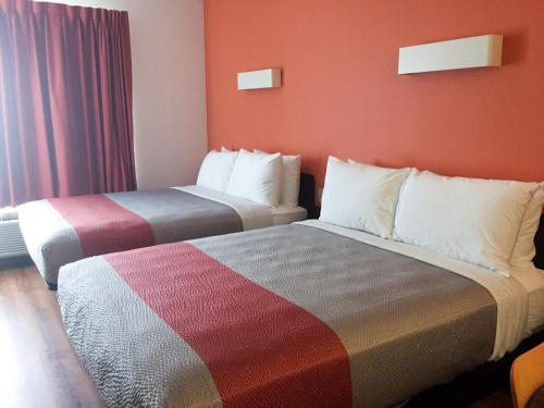 Motel 6-Livingston CA - Merced County - image 2