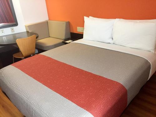 Motel 6-Livingston CA - Merced County - image 5