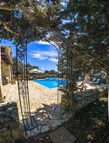 Aresti Mountain Resort - image 3