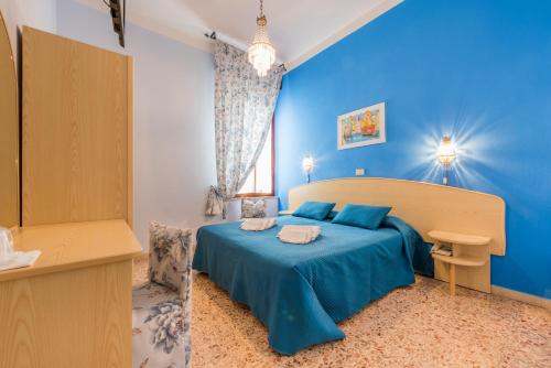 Hotel Stefania - Tap to explore photos