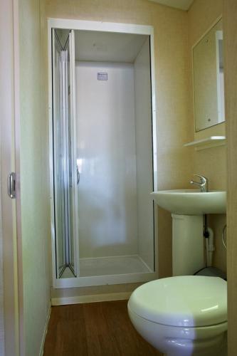3 bedrooms, 5 beds