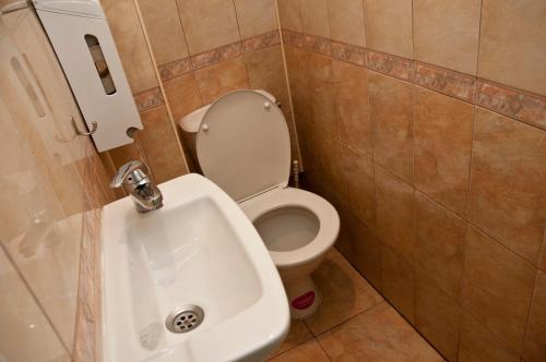 Hostel Mostel Hub Rooms and Apartments, София (фото 6)