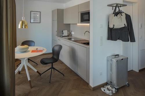 DD Suites Serviced Apartments - image 7