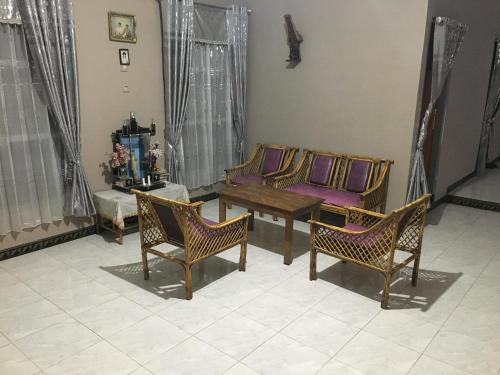 Cinnamon Guest House in Ende