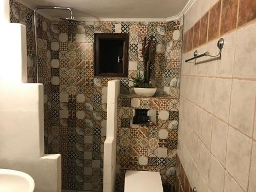 One-Bedroom Apartment image 5