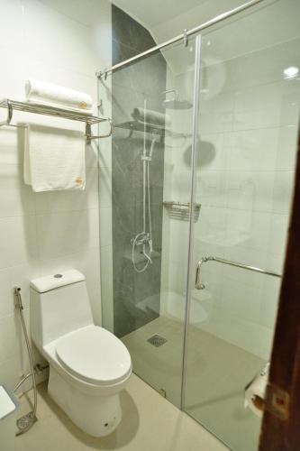Bathroom, Hotel Formosa in Daet