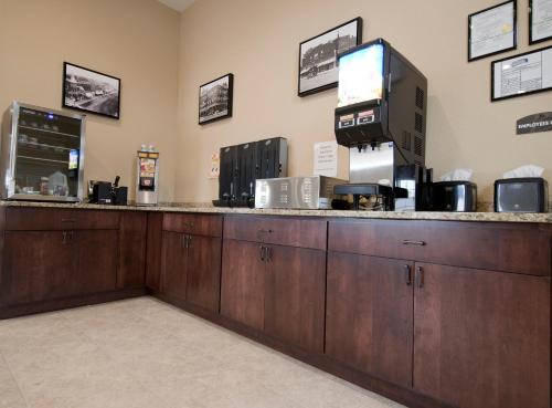 Cornerstone Inn & Suites Oelwein - image 6