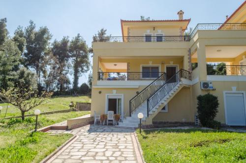  Kyrana Apartments in Paliouri