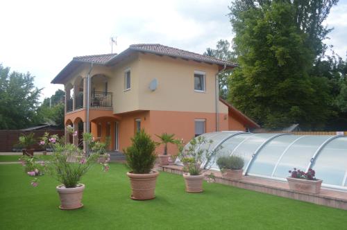  Granada Medencés Apartmanház in Szántód