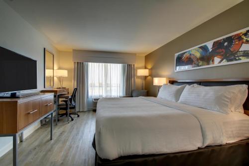 Holiday Inn & Suites Peoria at Grand Prairie, an IHG Hotel