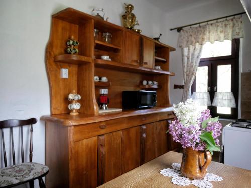 Kitchen, Szeruskert Vendeghaz Pusztaszer in Pusztaszer