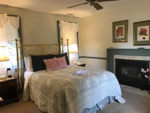 Parsonage Inn Bed and Breakfast