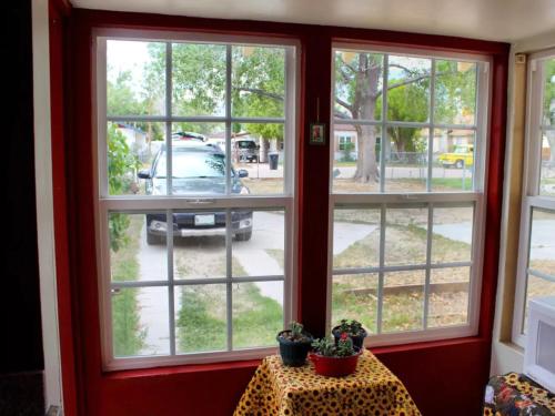 Cozy Muir Cottage - In Town - Pet Friendly in Lone Pine (CA)