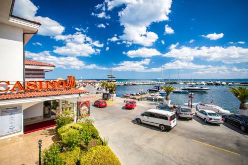 Hotel Palace Marina Dinevi - image 9