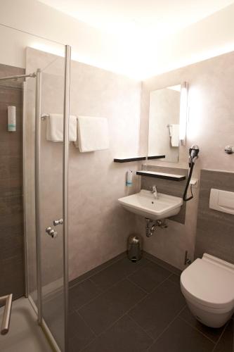 Hotel Cristall - Frankfurt City - image 12