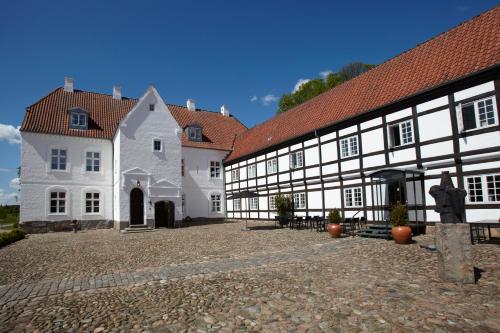 14682285 Haraldskær Sinatur Hotel & Konference