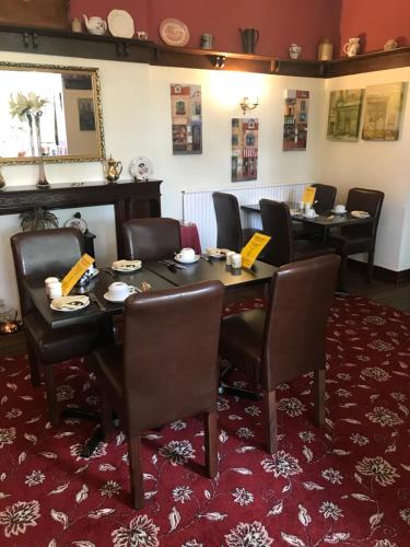 อาหารและเครื่องดื่ม, Barons Court Hotel in วูล์ฟแฮมตัน