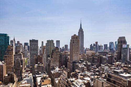 Aliz Hotel Times Square - image 3