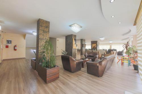 Hostapark Hotel - 로비