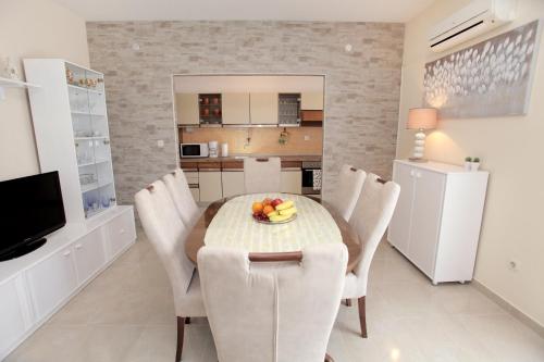 Apartment Carmen - image 10