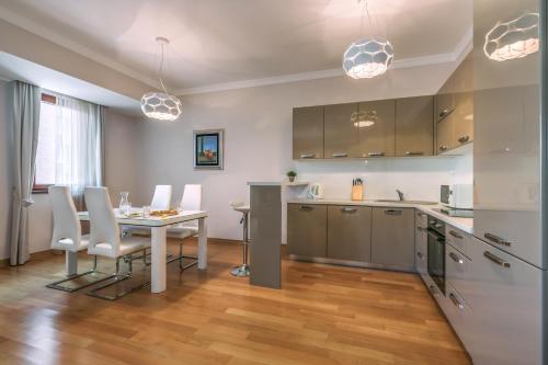 City Apartments - image 3
