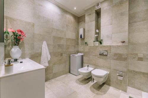 City Apartments - image 14