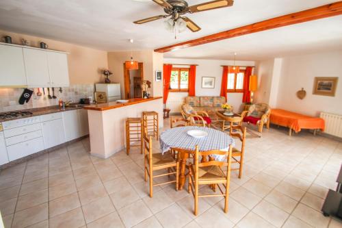 La Perla - sea view villa with private pool in Moraira - image 11