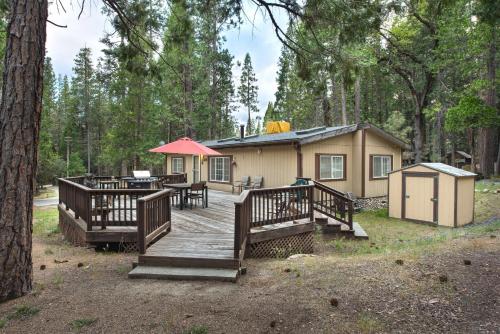 42R Rosenberg's Creekside Cabin - Chalet - Wawona