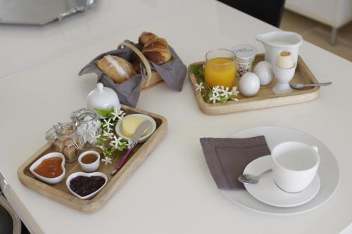 Food and beverages, Domaine Des Deux Rivieres in Meilhan-sur-Garonne