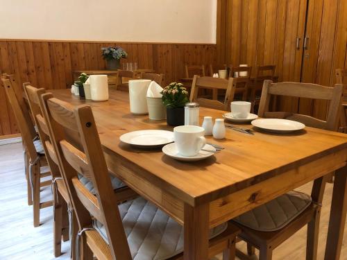 Restoran, Riverside Inn in Liepe