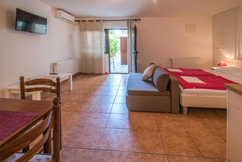 Apartments Rajko - image 12