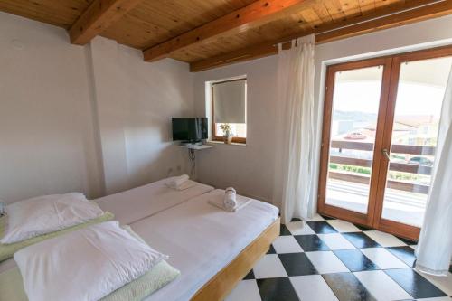 Apartments Grozdana - image 3