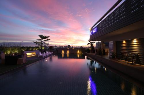 Bangkok Inter Place, Bangkok