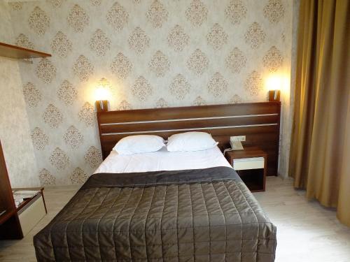 Lifos Hotel - image 4
