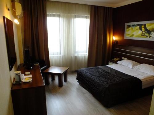 Lifos Hotel - image 14