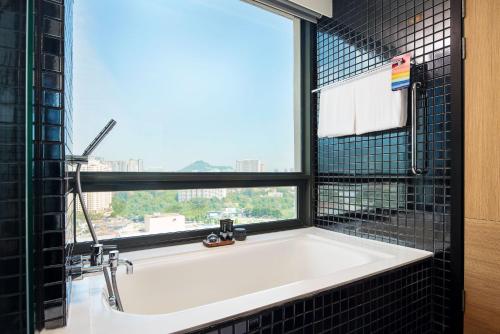 G Hotel