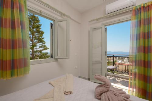  RED SUNSET VACATION HOME in Agkidia