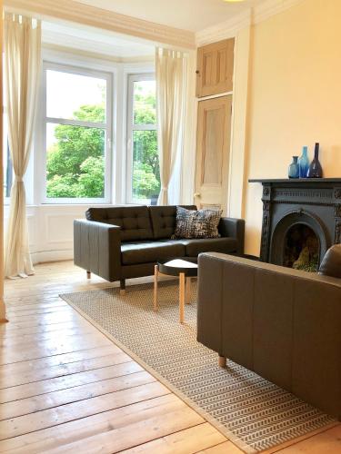 Bright And Modern 1 Bedroom Minimal Pad, Newington, Edinburgh and the Lothians