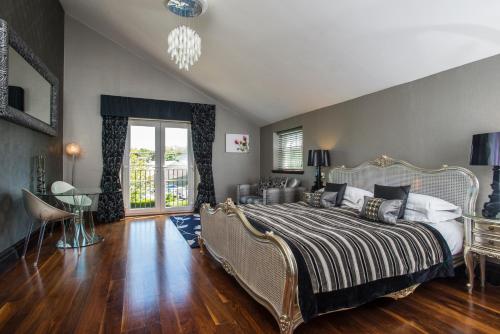 Windermere Suites - image 8