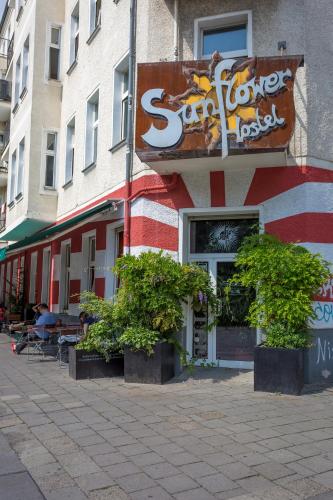 Exterior view, Sunflower Hostel in Friedrichshain