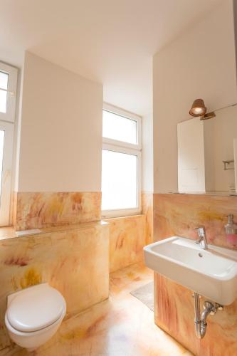 Sunflower Hostel Berlin - image 10