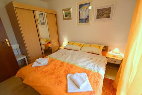 Apartments Neven - main image