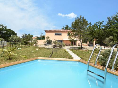Picturesque villa in Montmeyan with pool - Accommodation - Montmeyan
