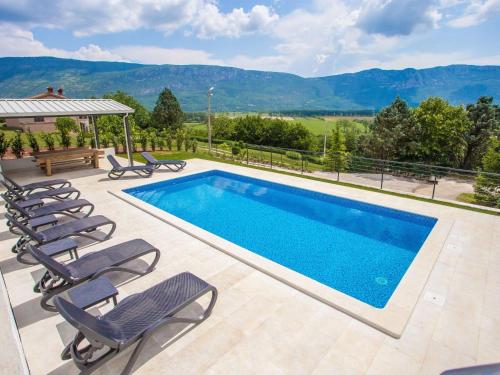 Villa Maggiore in 52232 Kršan