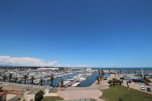 TRIDENT - T2 avec vue sur la marina et à deux pas de la plage - Location saisonnière - Canet-en-Roussillon